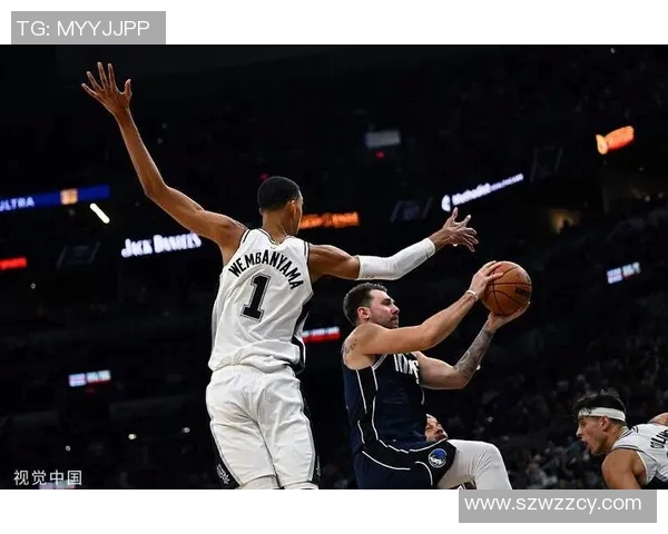 文班亚马场均20分10篮板3盖帽表现出色新秀奖争夺形势一边倒